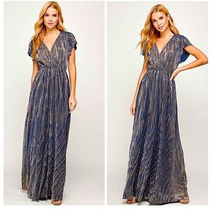 NWT Navy and Gold Metallic V-Neck Formal Dress